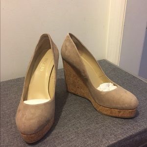 Hobbs Myra Wedge in Nude Suede EU39